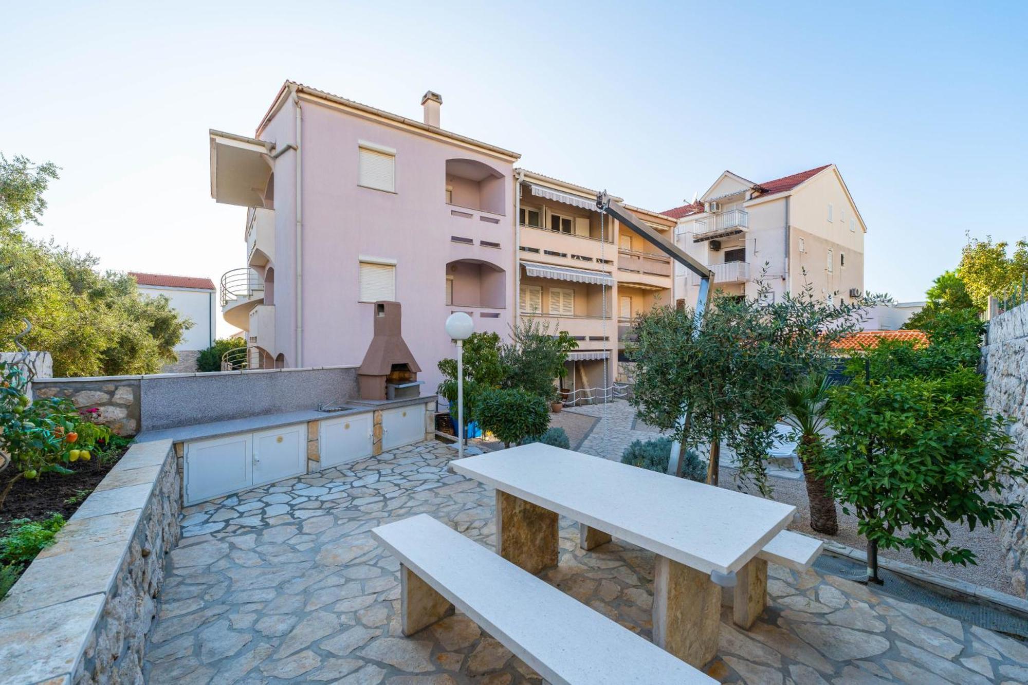 נובליה Apartments Cvetka מראה חיצוני תמונה