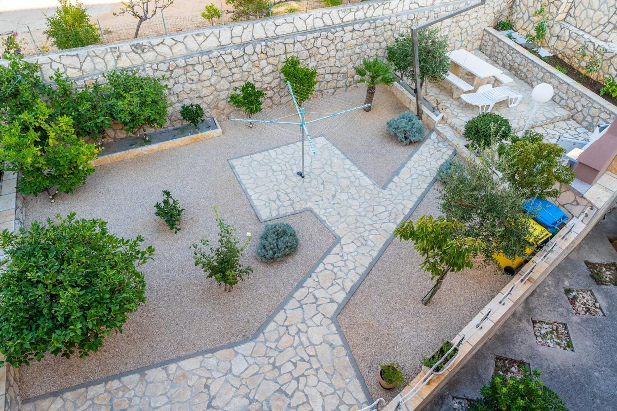 נובליה Apartments Cvetka מראה חיצוני תמונה
