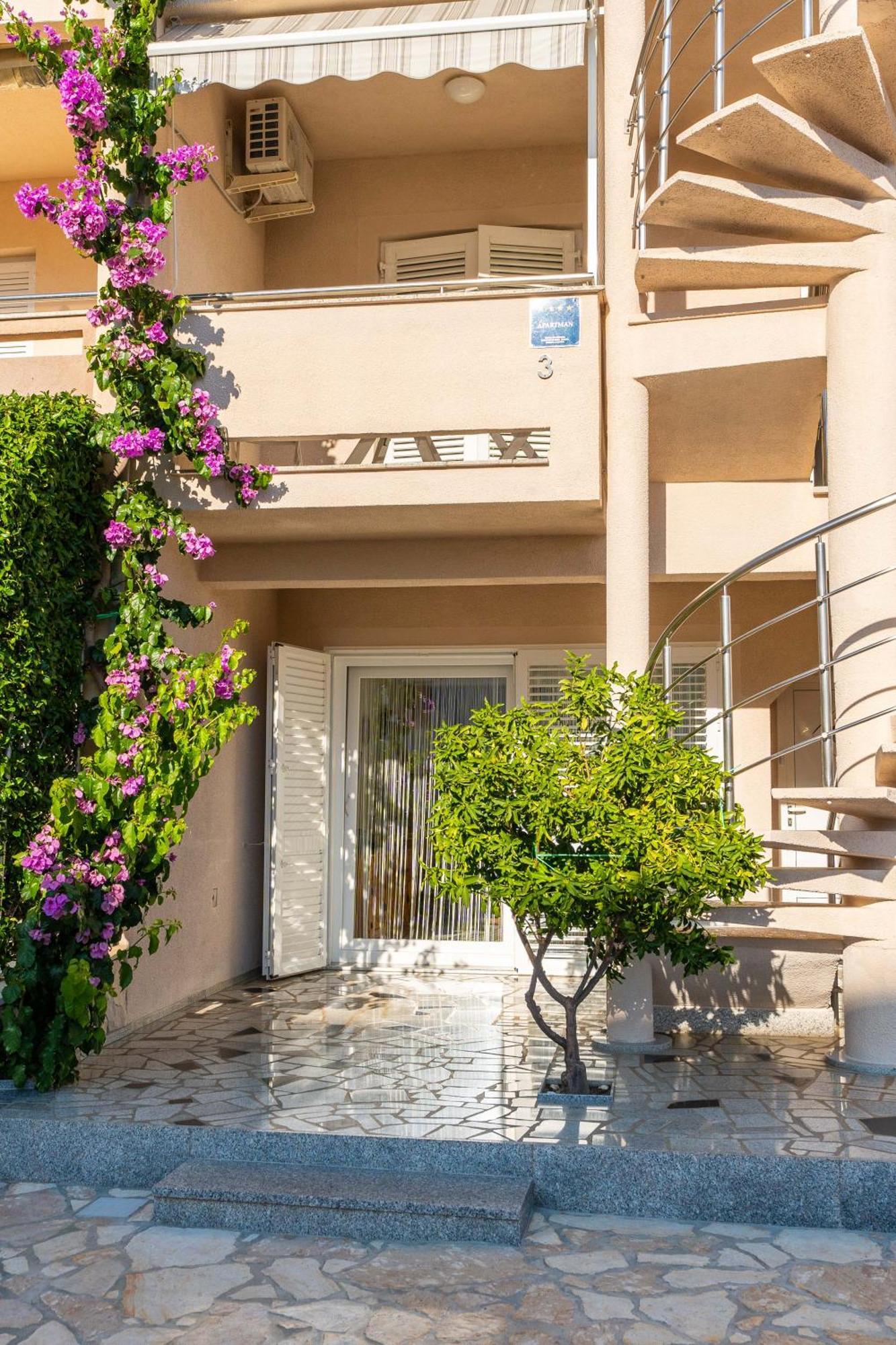 נובליה Apartments Cvetka מראה חיצוני תמונה