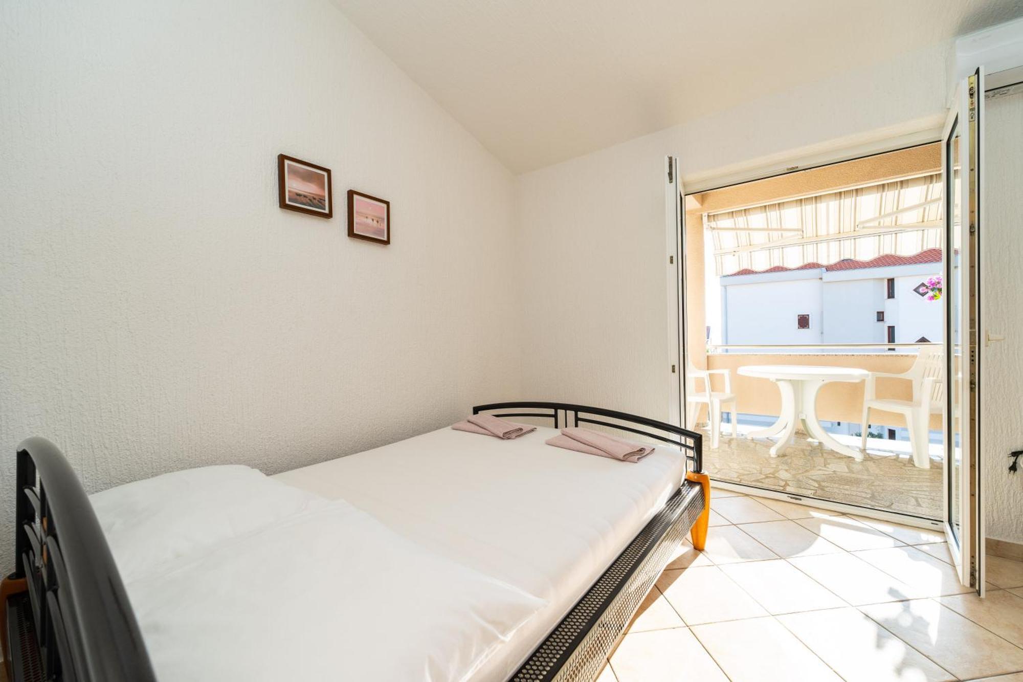 נובליה Apartments Cvetka מראה חיצוני תמונה