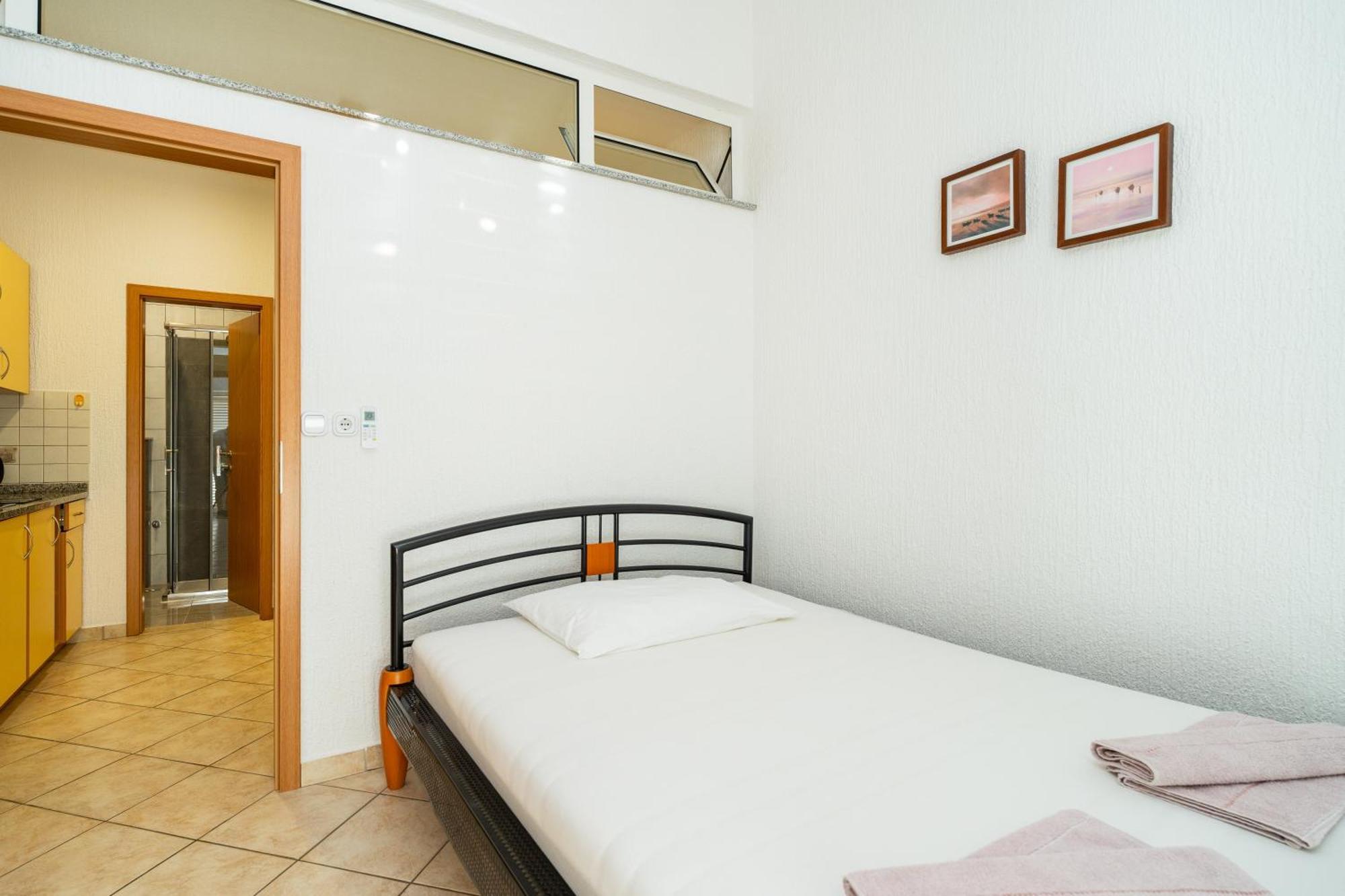 נובליה Apartments Cvetka מראה חיצוני תמונה