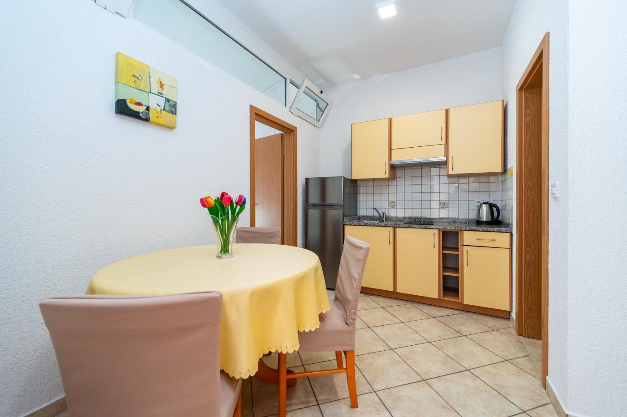 נובליה Apartments Cvetka מראה חיצוני תמונה